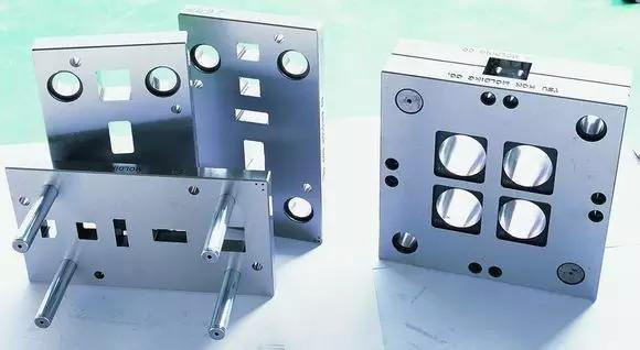 塑膠模具02.jpg 塑膠模具02.jpg