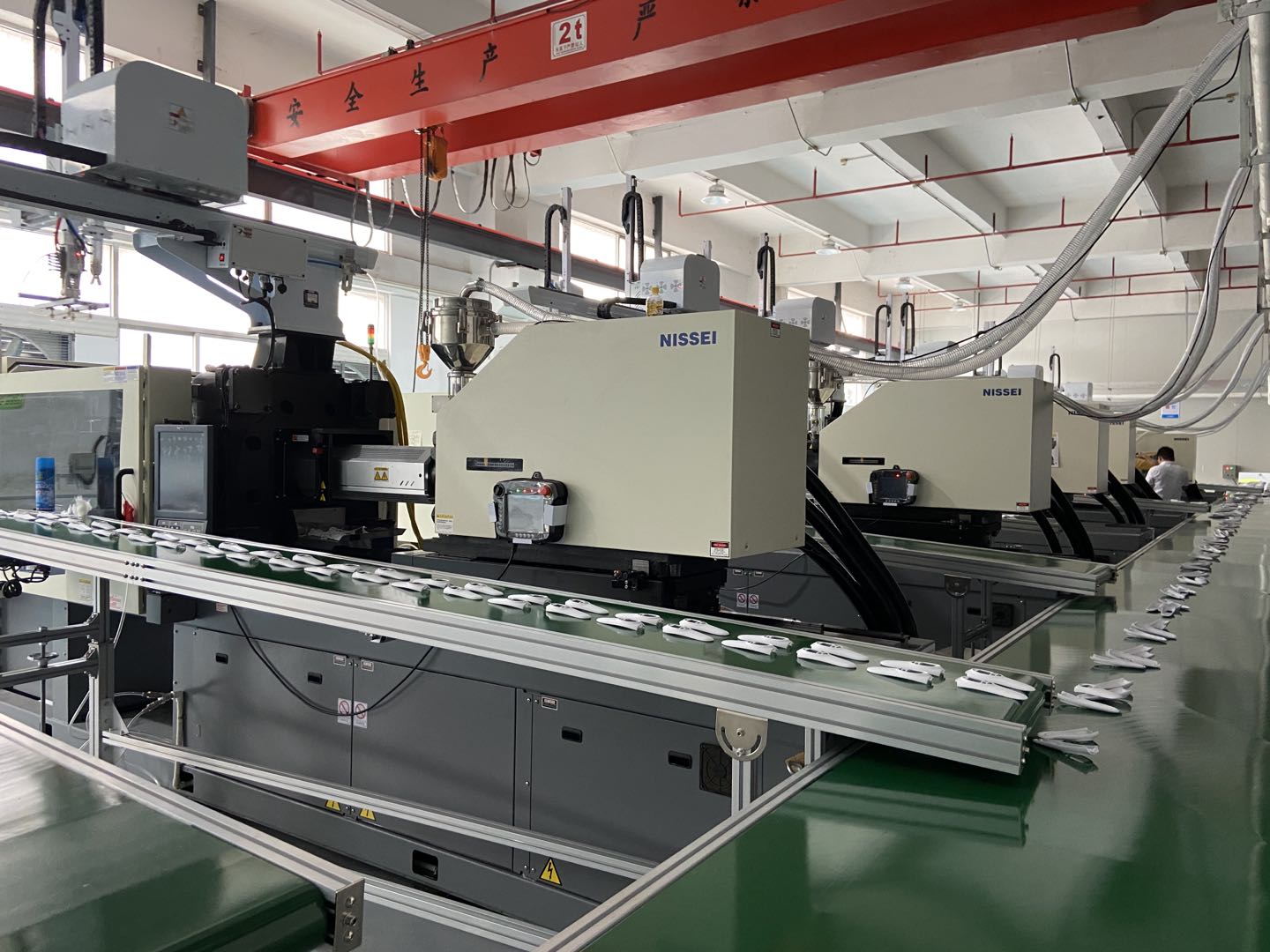 日精高速機注塑加工.jpg 日精高速機注塑加工.jpg